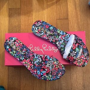 Lilly Pulitzer new with tags never worn emery slide size 7